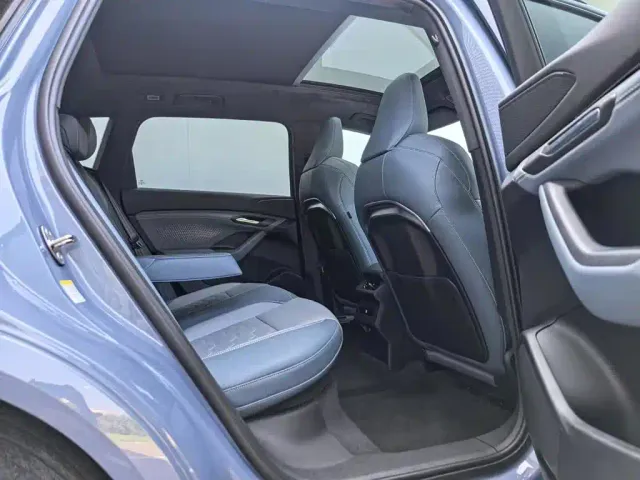 Audi Q6L e-tron — Фото автомобиля 7