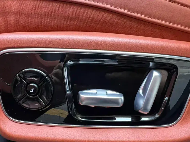 Li Auto L7 — Фото автомобиля 8