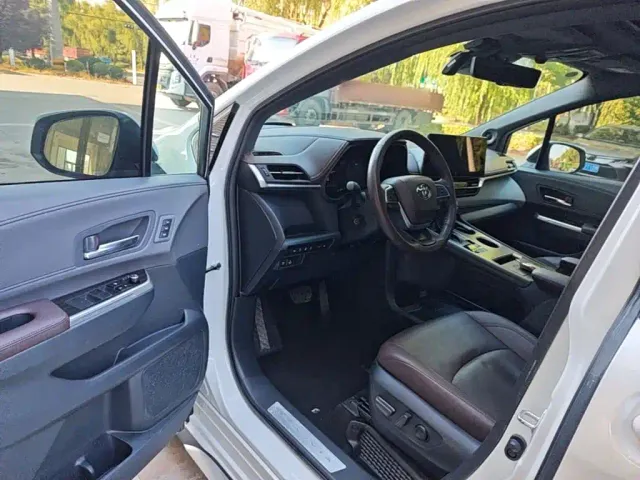 Toyota Granvia — Фото автомобиля 15