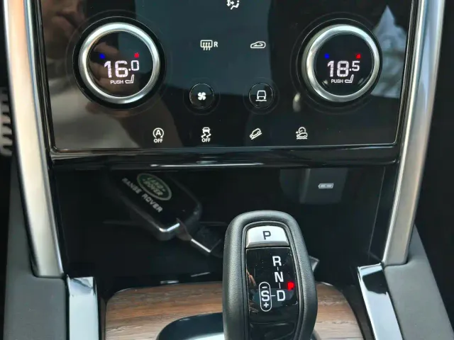 Land Rover Discovery Sport — Фото автомобиля 10