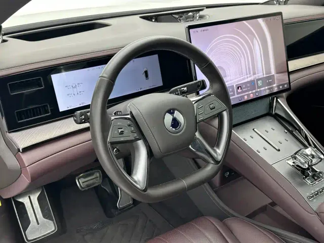 Denza Z9GT — Фото автомобиля 10