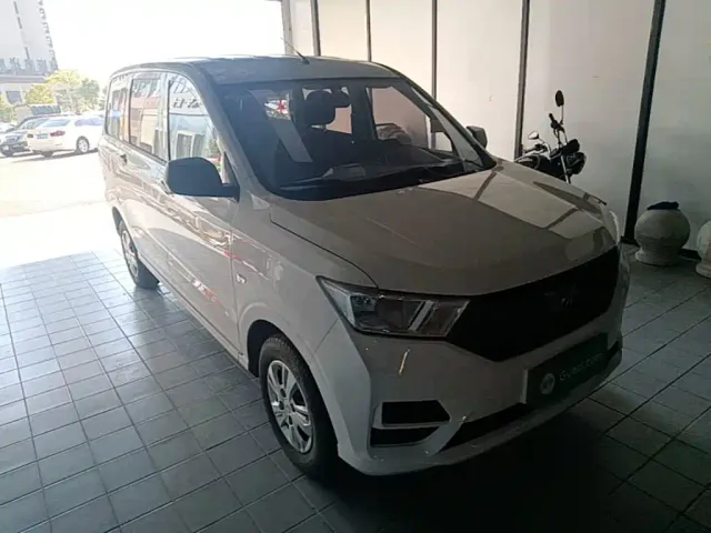 Wuling Hongguang — Фото автомобиля 3