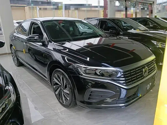 Volkswagen Passat — Фото автомобиля 3