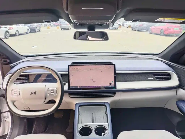 Xpeng G6 — Фото автомобиля 6