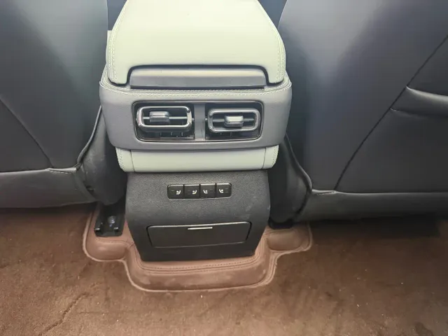 BYD FangChengBao Leopard 5 — Фото автомобиля 8