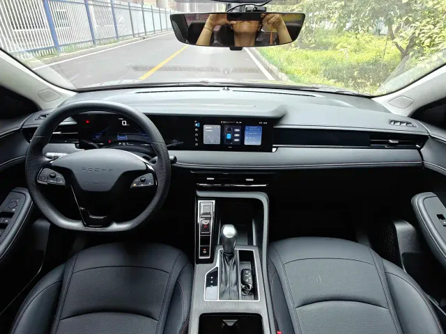 Roewe i5 — Фото автомобиля 15