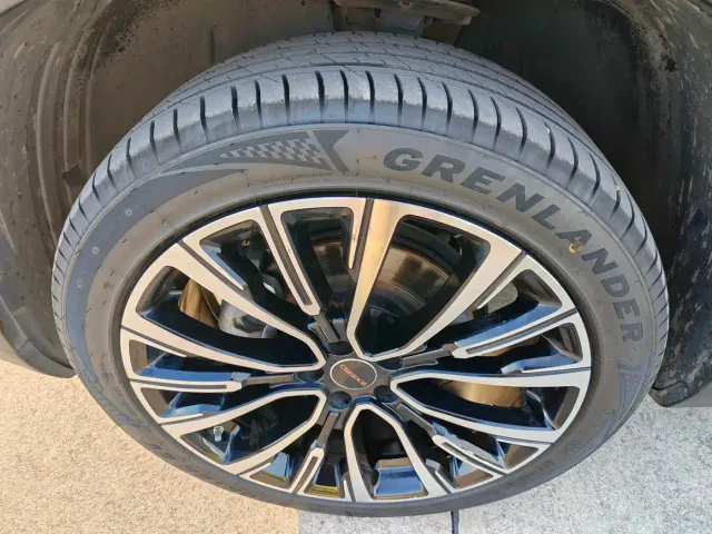 Exeed Exeed Lingyun 2023 400T 2WD Star Premium Edition — Фото автомобиля 10