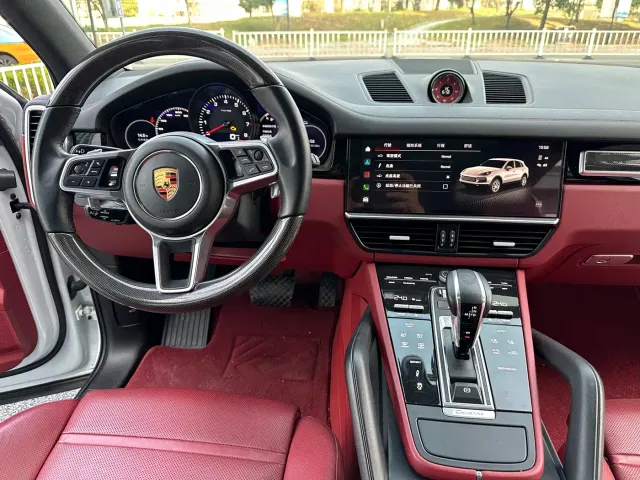 Porsche Cayenne — Фото автомобиля 12