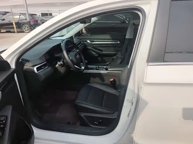 Geely Emgrand — Фото автомобиля 14