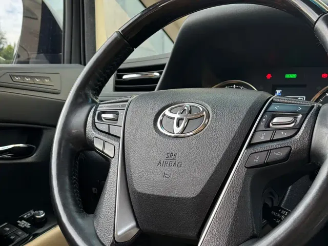 Toyota Alphard — Фото автомобиля 18