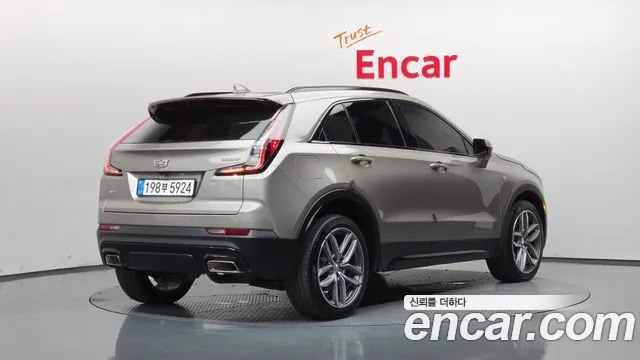 Cadillac XT4 — Фото автомобиля 2