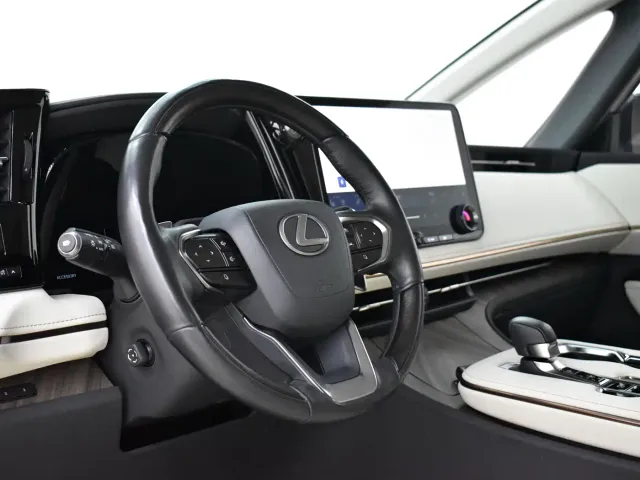 Lexus LM — Фото автомобиля 14