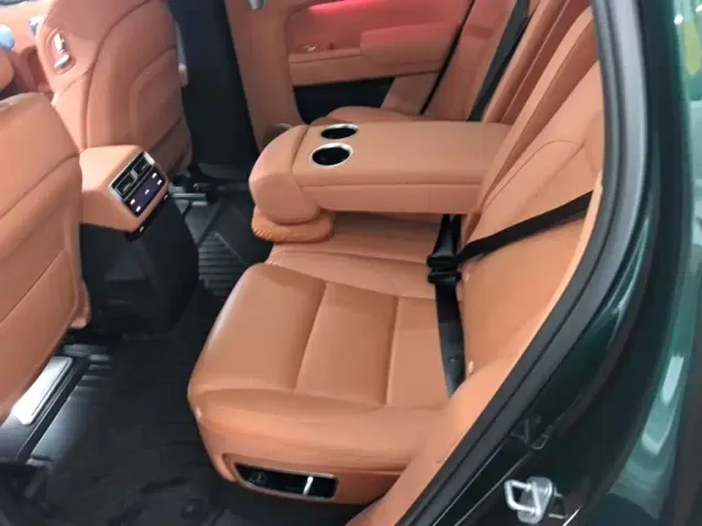 Li Auto L7 — Фото автомобиля 16