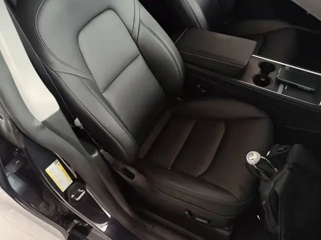Tesla Model Y — Фото автомобиля 24