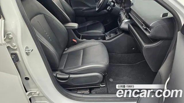 Hyundai Kona SX2 — Фото автомобиля 16