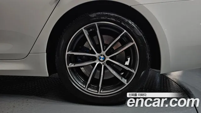 BMW 5 Series G30 — Фото автомобиля 20