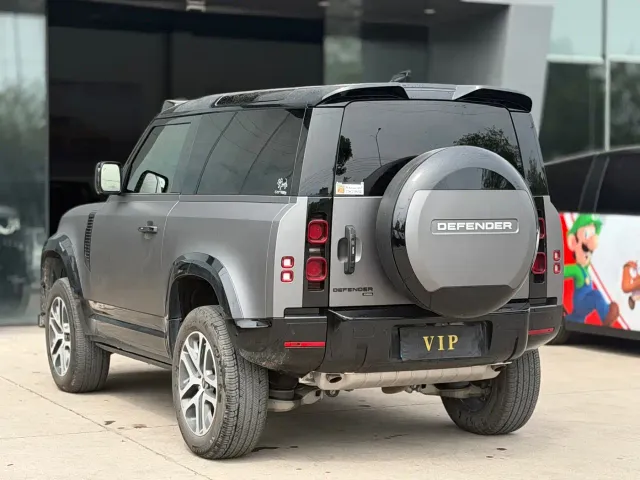 Land Rover Defender — Фото автомобиля 5