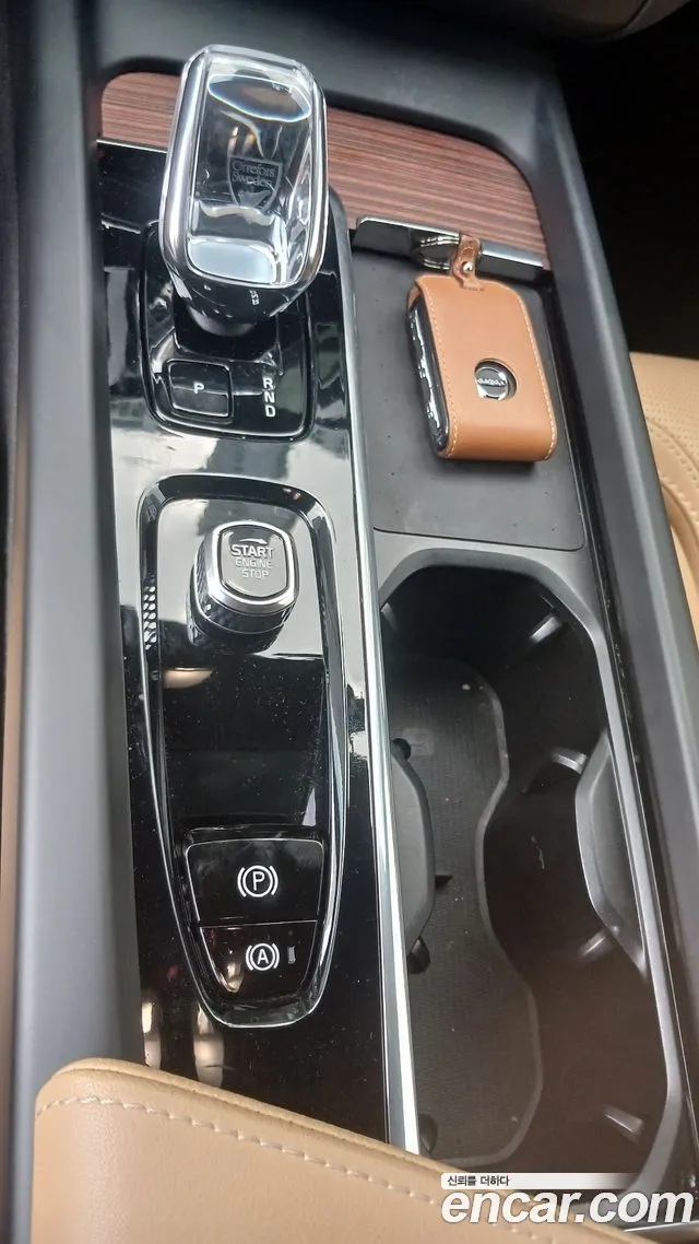 Volvo XC60 Generation 2 — Фото автомобиля 9