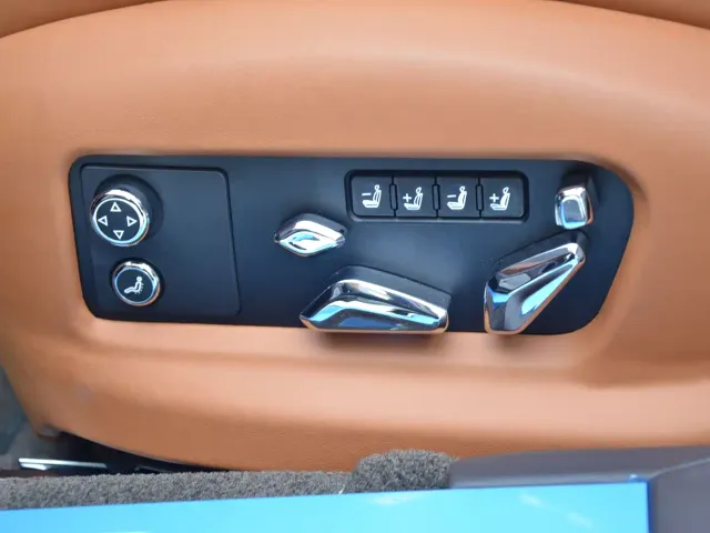 Bentley Flying Spur — Фото автомобиля 6