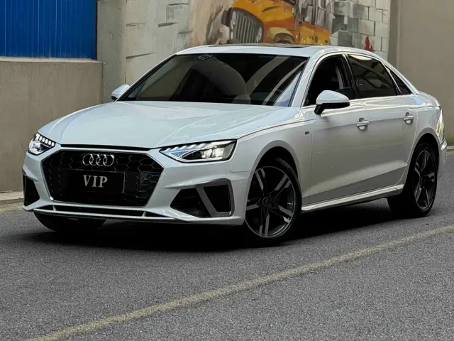 Фотография автомобиля — Audi A4L