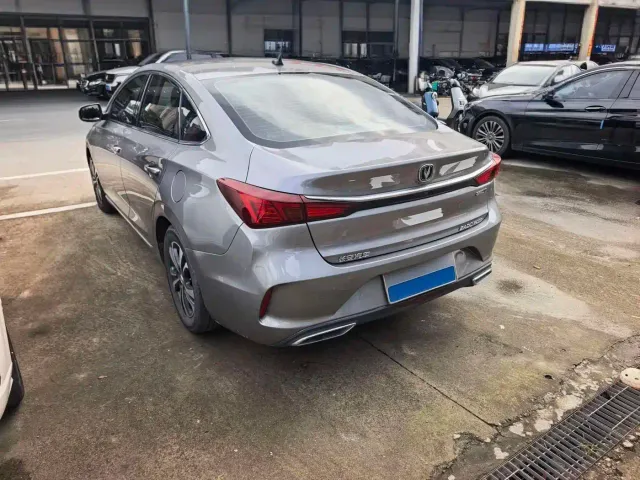 Changan Eado — Фото автомобиля 9