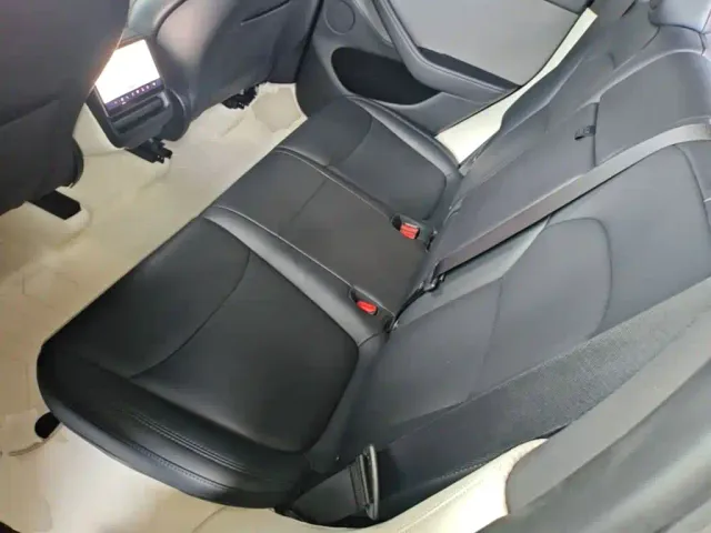 Tesla Model Y — Фото автомобиля 16