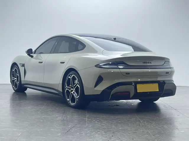 Xiaomi Auto Xiaomi SU7 2024 RWD Long Range Intelligent Driving Edition — Фото автомобиля 6