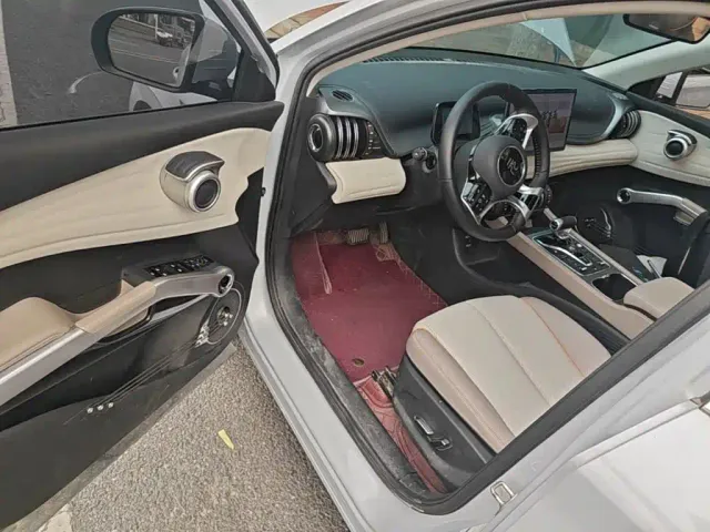BYD Yuan PLUS — Фото автомобиля 15