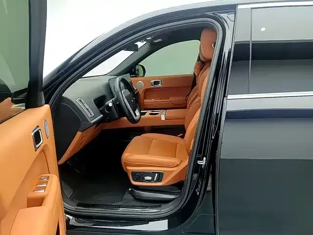 Li Auto L7 — Фото автомобиля 12