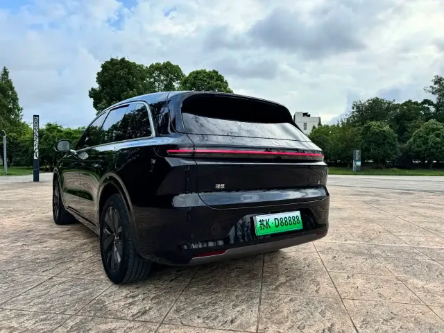 Li Auto L6 — Фото автомобиля 6