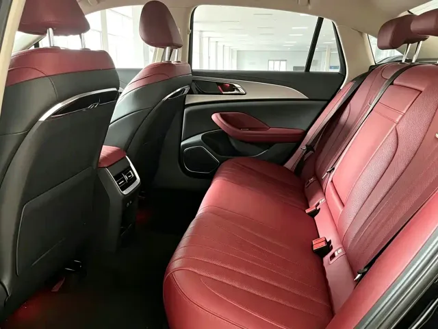 Hongqi H5 — Фото автомобиля 5
