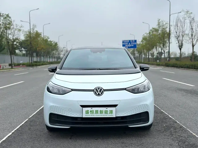 Volkswagen ID.3 — Фото автомобиля 3