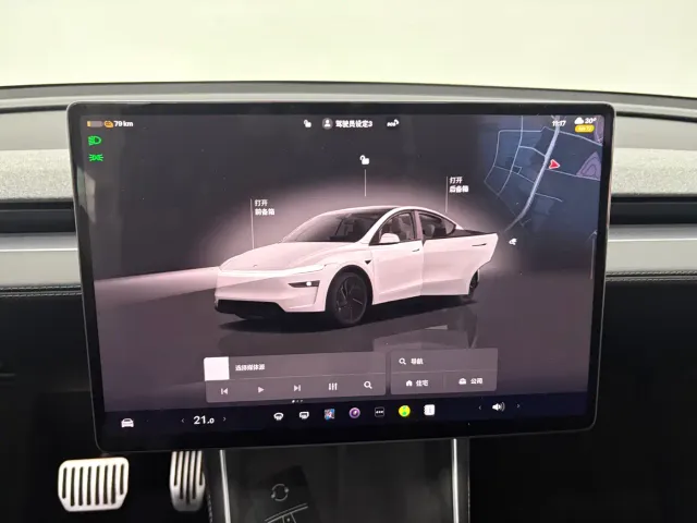Tesla Model Y — Фото автомобиля 14
