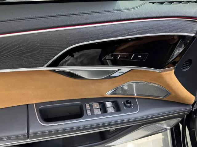 Audi A8 — Фото автомобиля 11