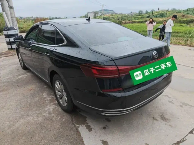 Volkswagen Passat — Фото автомобиля 4