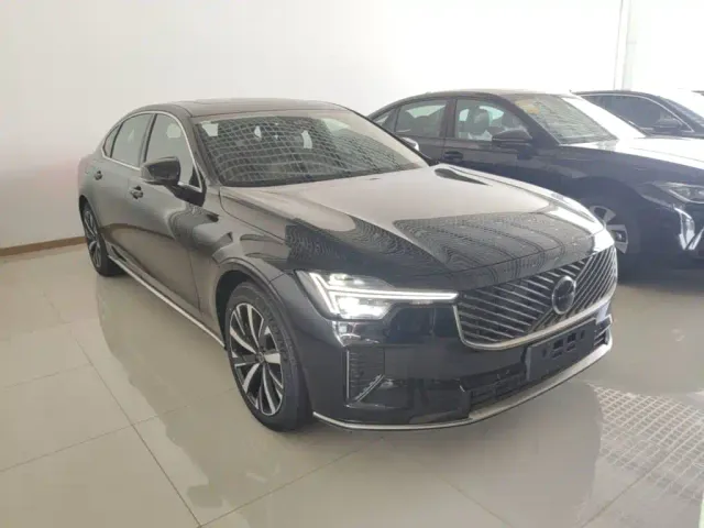Volvo S90 — Фото автомобиля 21