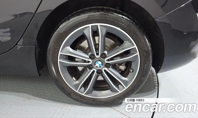 BMW 1 Series F40 — Фото автомобиля 6