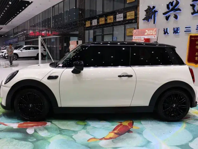 MINI Hatch — Фото автомобиля 3