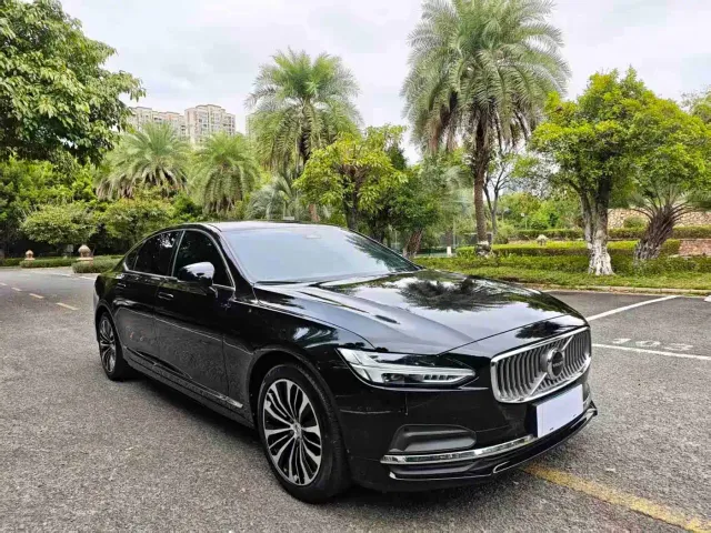 Volvo S90 — Фото автомобиля 3