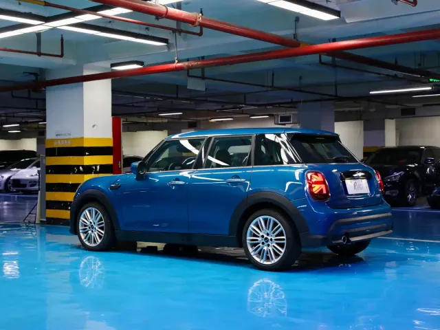 MINI Hatch — Фото автомобиля 3