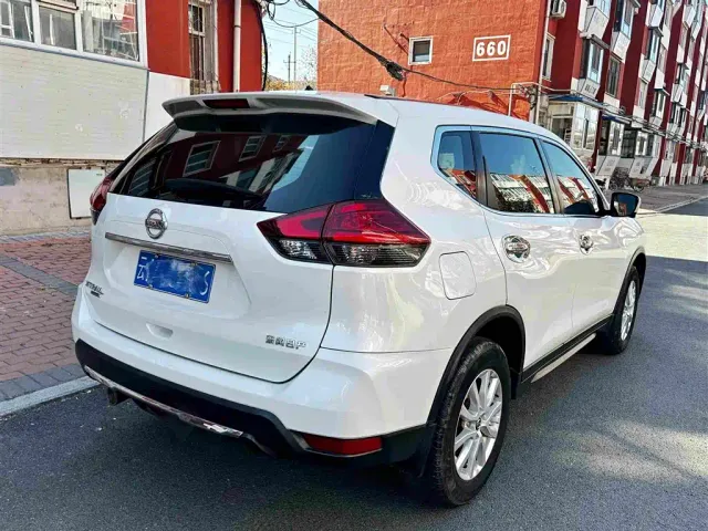 Nissan X-Trail — Фото автомобиля 12