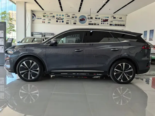 BYD Tang — Фото автомобиля 6