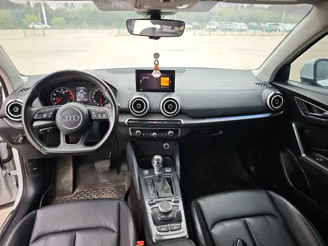 Audi Q2L — Фото автомобиля 21