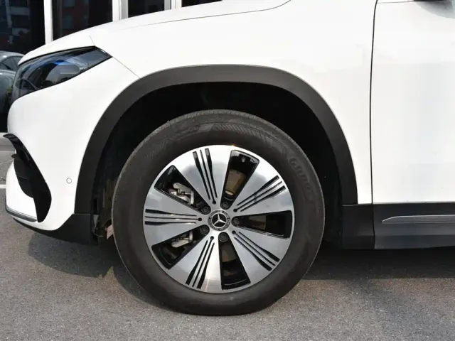 Mercedes-Benz EQA — Фото автомобиля 6
