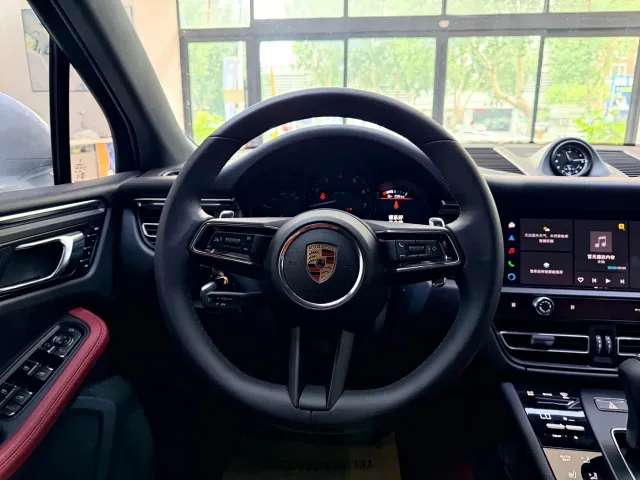 Porsche Macan — Фото автомобиля 15