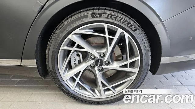 Genesis G90 Бензин 3.5 турбо AWD — Фото автомобиля 17