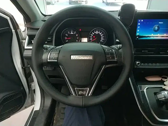 Haval M6 — Фото автомобиля 10