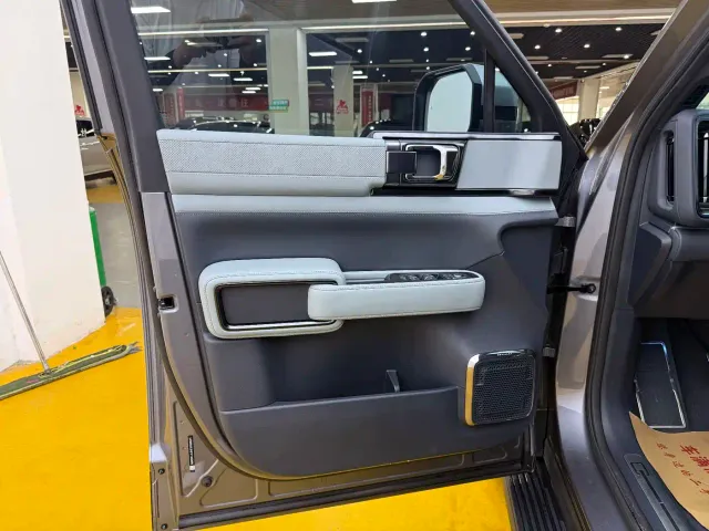BYD FangChengBao Leopard 5 — Фото автомобиля 3