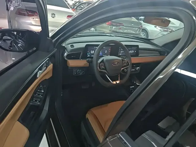 Ford Escort — Фото автомобиля 15