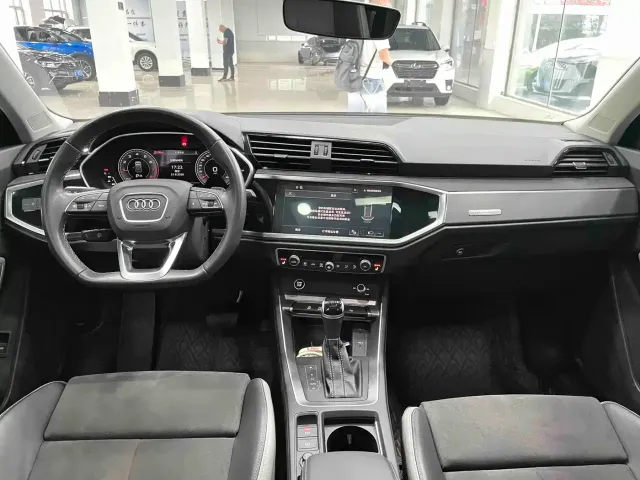 Audi Q3 — Фото автомобиля 9